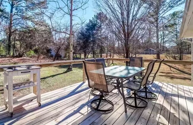 Building Photo - 3 Bed 2 Bath in Snellville!