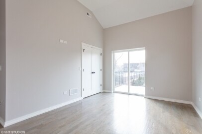 Building Photo - 3936 S Indiana Ave