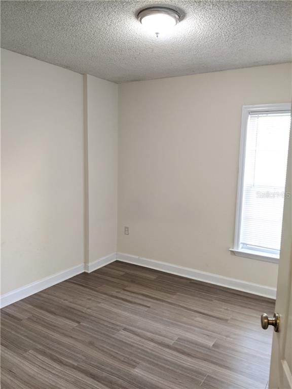 Building Photo - 2025 Dixie Belle Dr