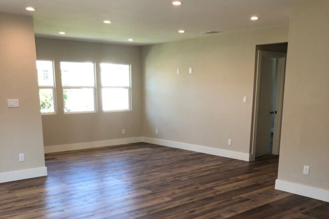 Building Photo - 8034 Airlane Ave