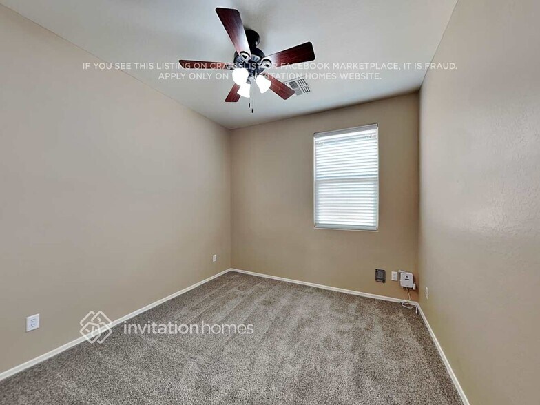 Building Photo - 4962 E Longhorn St