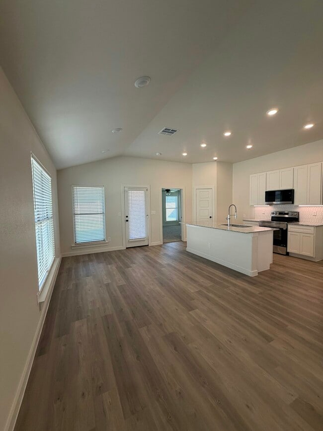 Building Photo - 9204 Prairieland Dr