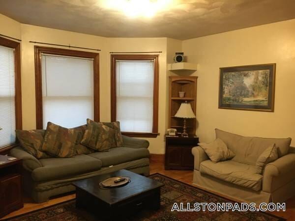 Building Photo - 36 Linden St