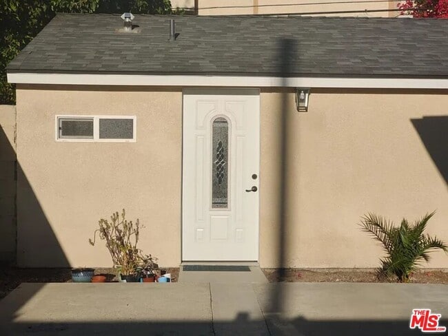 Building Photo - 6720 Van Noord Ave