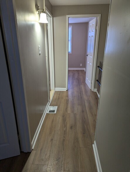 Building Photo - 1026 Fredonia Ct