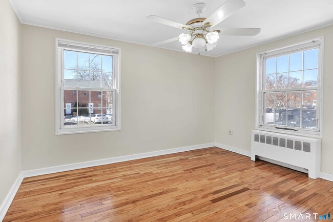 Building Photo - 33 Nob Hill Cir