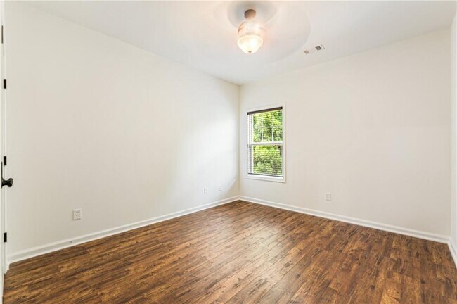 Building Photo - 13294 Kemper Rd