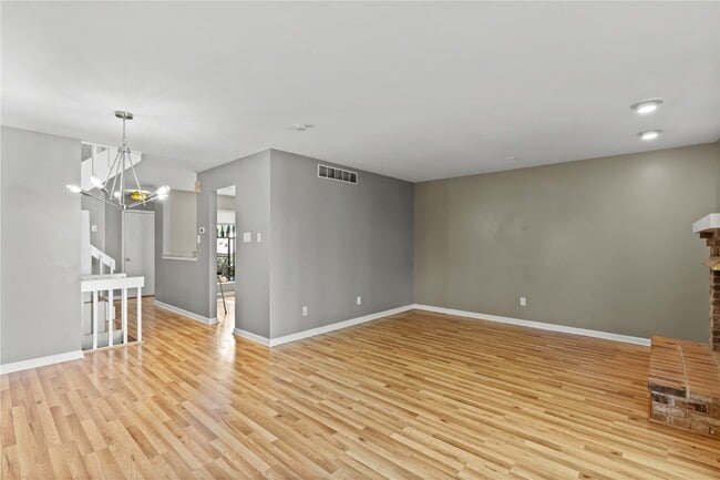 Building Photo - 1707 Thorny Briar Dr