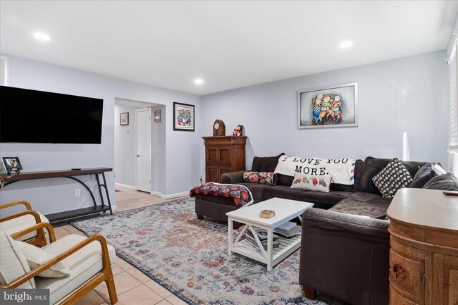 Building Photo - 9234 Byrd Dr