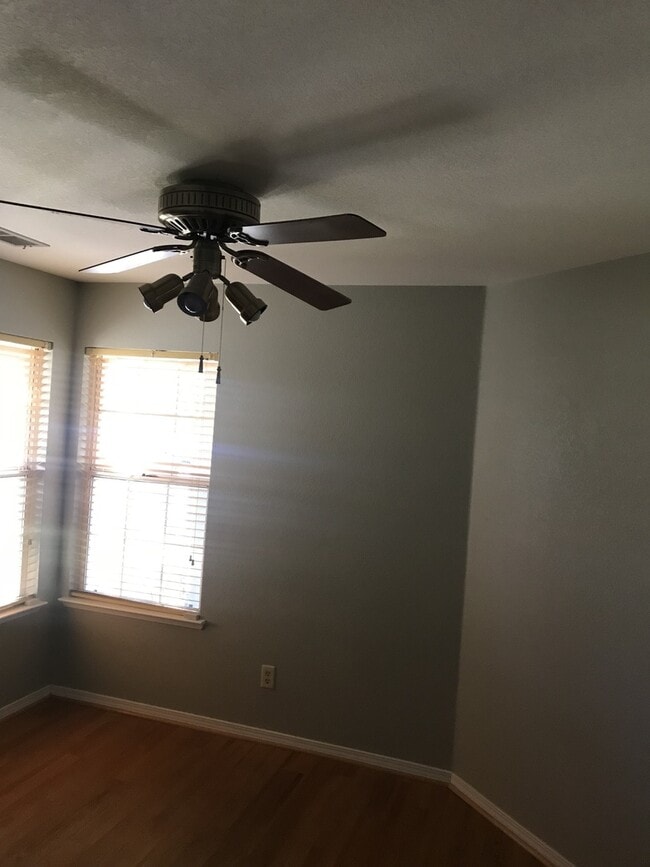 Building Photo - Beautiful 4 bedroom custom