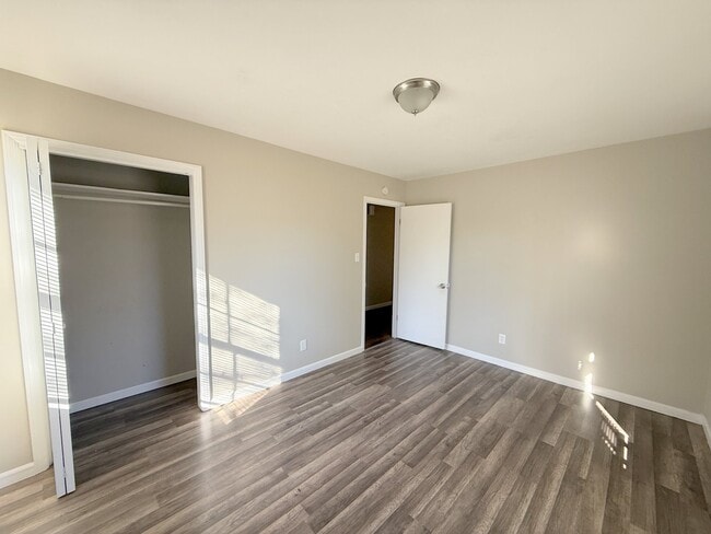 Building Photo - 1729 Laverne Dr NW