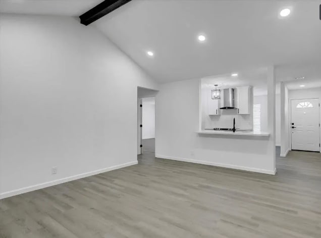 Building Photo - 108 Sparrow Way