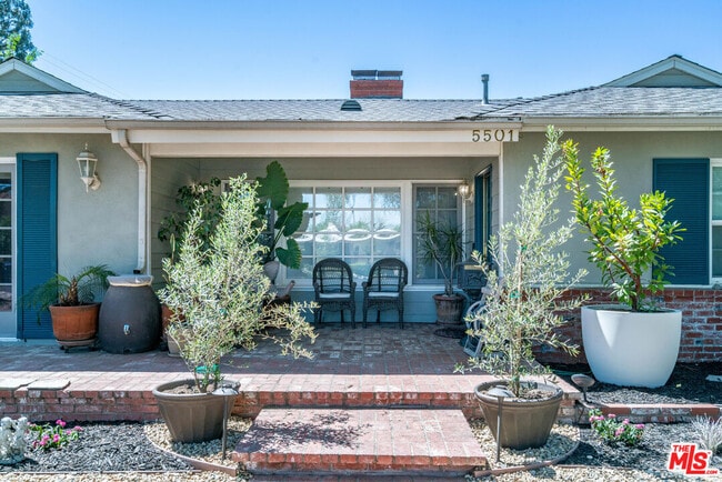 Building Photo - 5501 Cantaloupe Ave