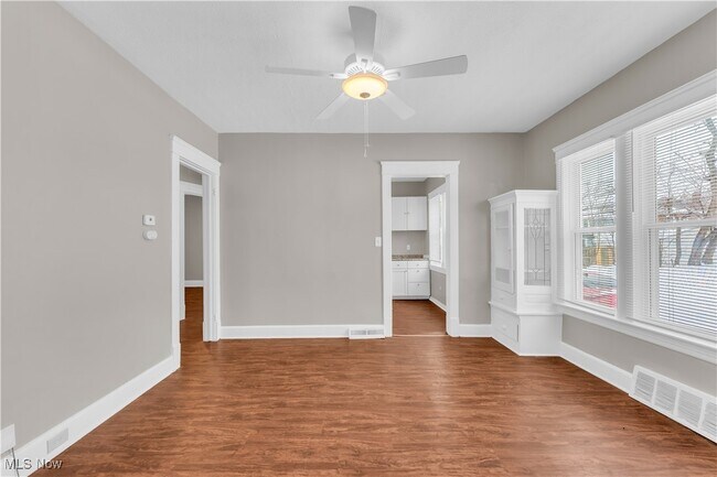 Building Photo - 3309 Desota Ave