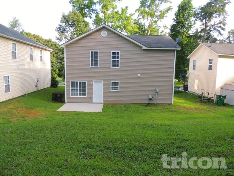Building Photo - 1053 Dale Ave