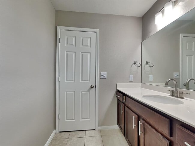 Building Photo - 5343 Marsh Ln