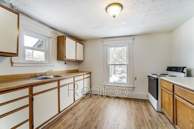 Building Photo - 888 Studer Ave