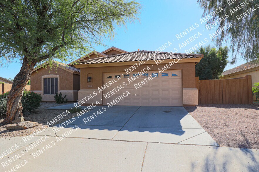 Primary Photo - 703 W Canary Way