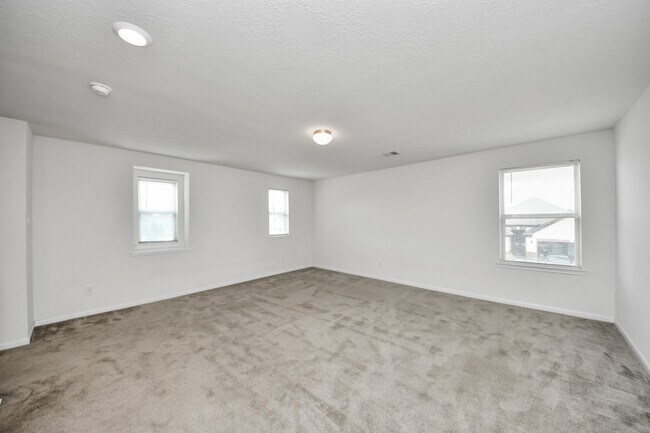 Building Photo - 25430 King Reyes St