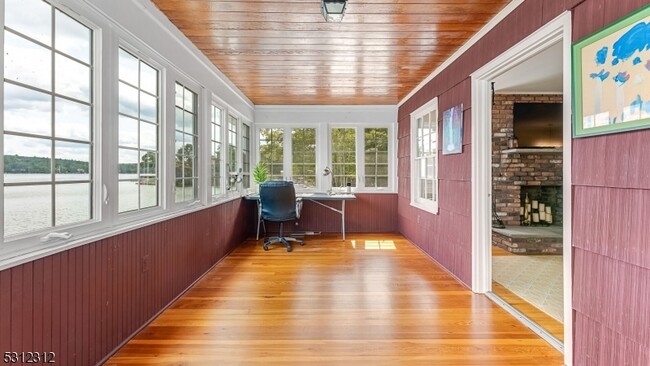 Building Photo - 206 Lakeside Rd