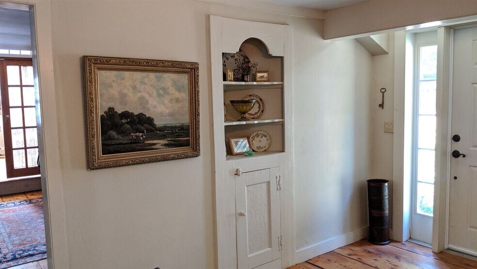 Building Photo - 266 North Haverhill