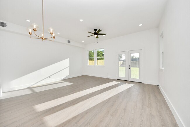 Building Photo - 9023 Spaulding St