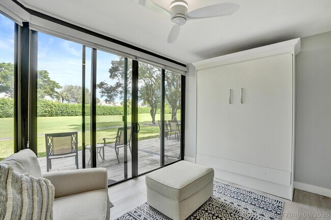 Building Photo - 5355 10th Fairway Dr