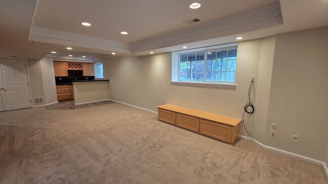 Building Photo - Spacious 5-Bedroom Home in Desirable Rock Creek – Fresh Updates & Fantastic Location!