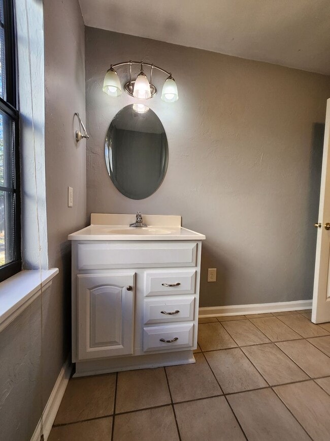 Building Photo - Remodeled 2 bedroom duplex with all wood floors for rent May 6, 2026 for $1350 per month