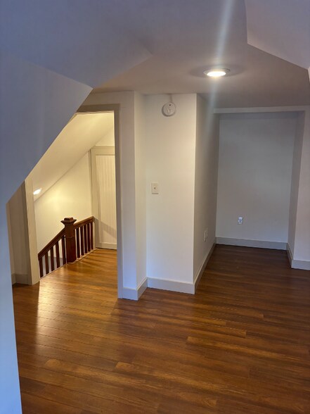 Building Photo - 34 Pleasantdale Ave