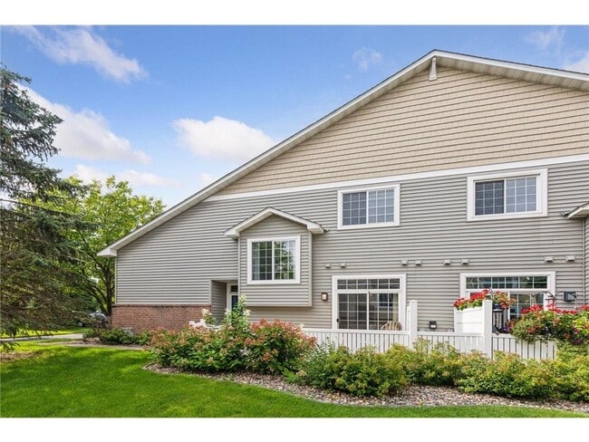 Building Photo - 14153 Plymouth Ave S