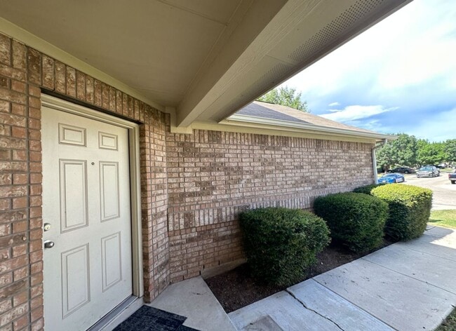 Building Photo - 3BED/2.5 HOUSE FOR RENT AVAILABLE NOW!