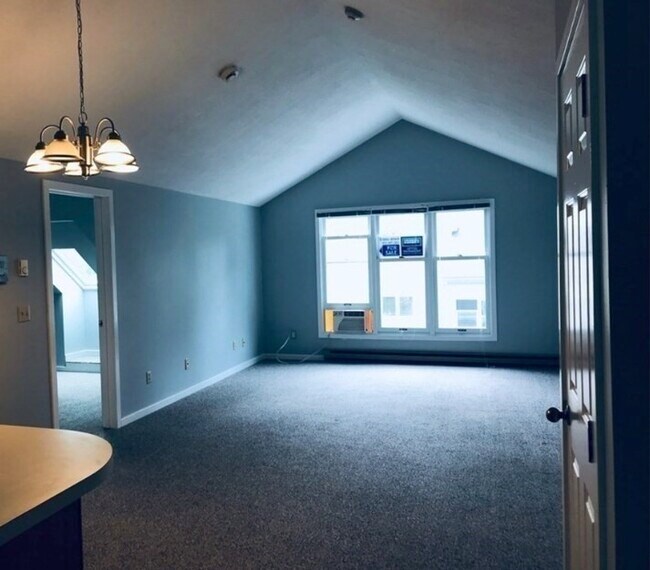 Building Photo - 34 Salem Pl