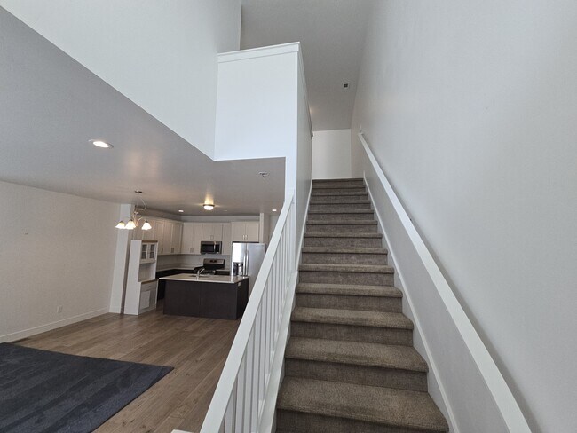 Building Photo - 754 E 950 N