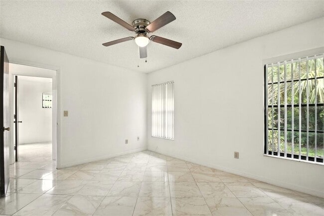 Building Photo - 4523 Hidden Oak Ct