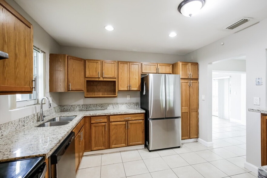 Building Photo - 141 NW 76th Terrace