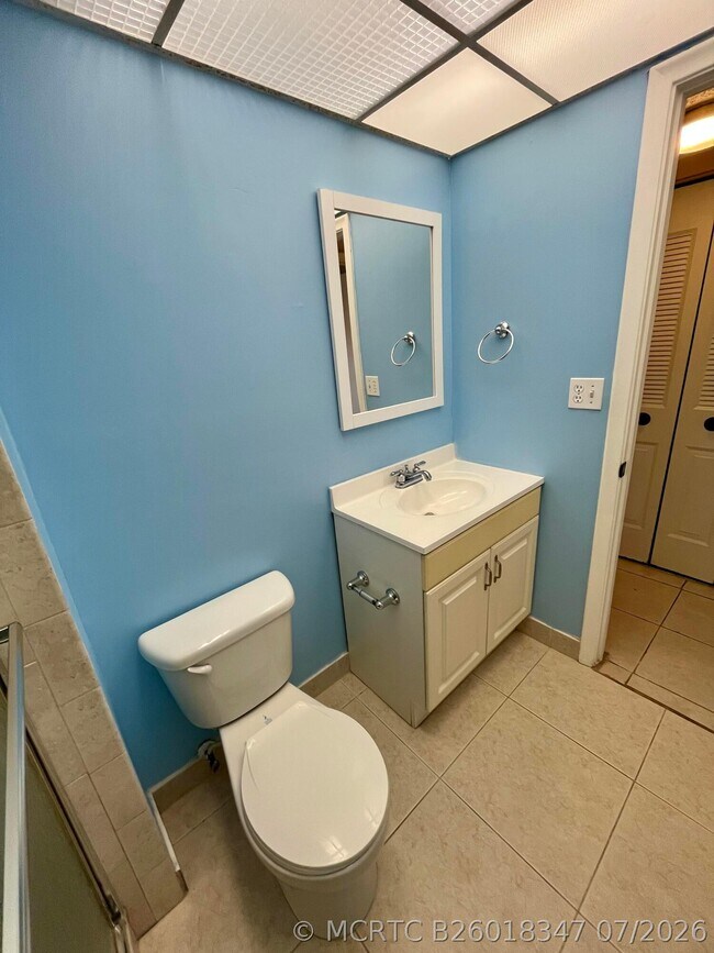 Building Photo - 2500 Fiore Way