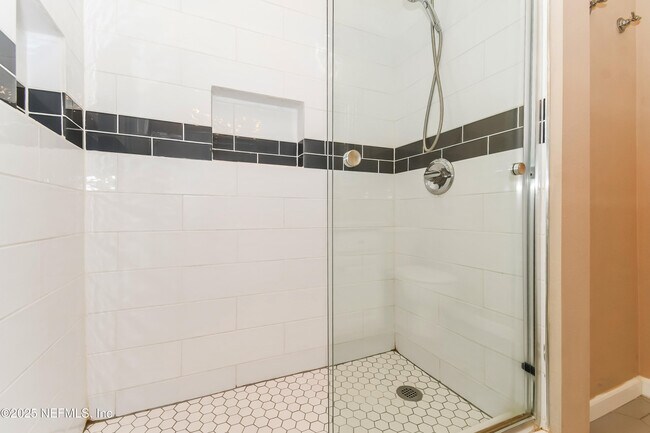 Building Photo - 8424 THORNBUSH Ct