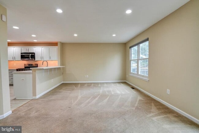 Building Photo - 115 Gleneagles Dr