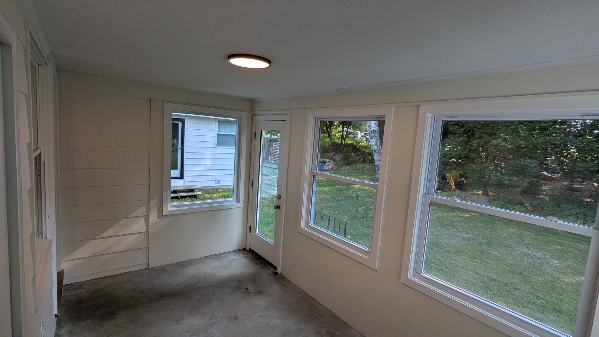 Building Photo - 250 Lovering St