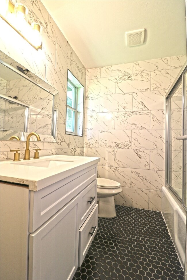 Building Photo - 9211 Blankenship Dr