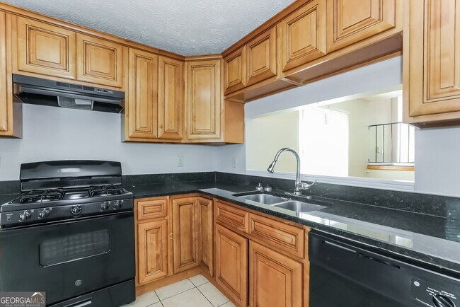 Building Photo - 6270 Leverett Dr