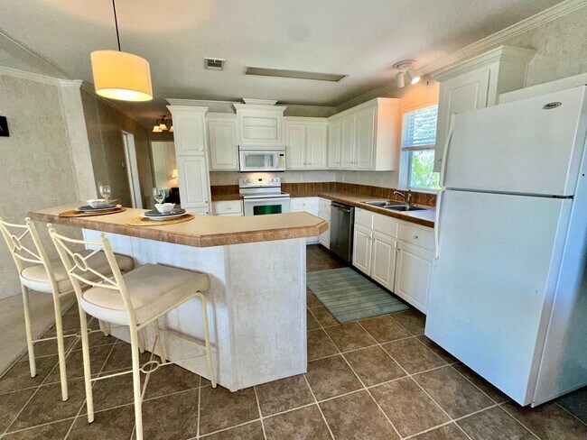 Building Photo - 292 Majorca Rd