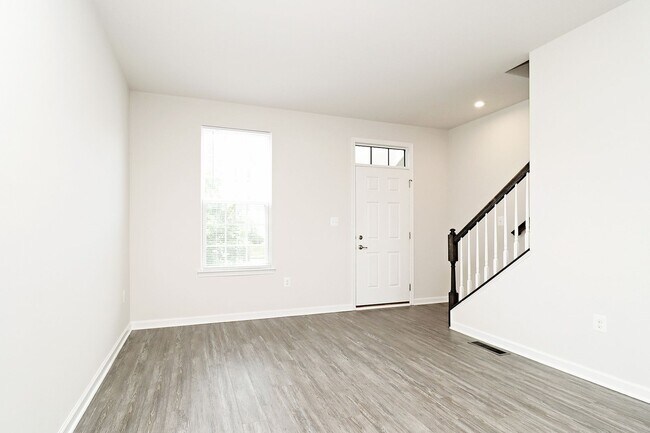 Building Photo - Dog-Friendly Townhome Near NGIC/DIA/NGA, CHO Airport, & Hollymead Town Center
