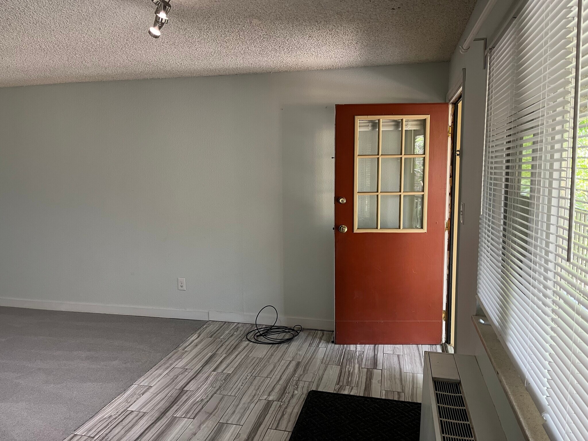 Tile Floors - 3423 Madison Ave