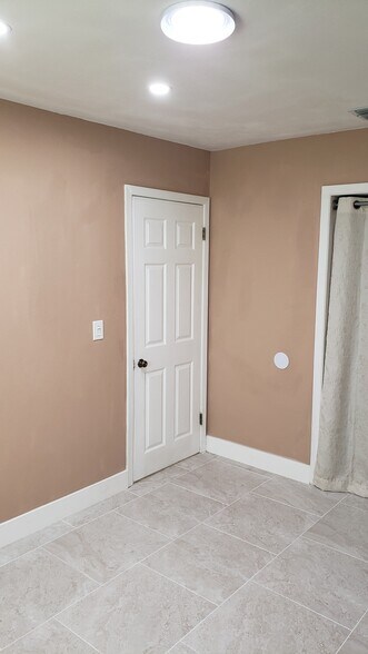 Building Photo - 651 16th St NW