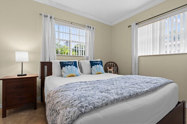 Building Photo - 311 SW 8th St