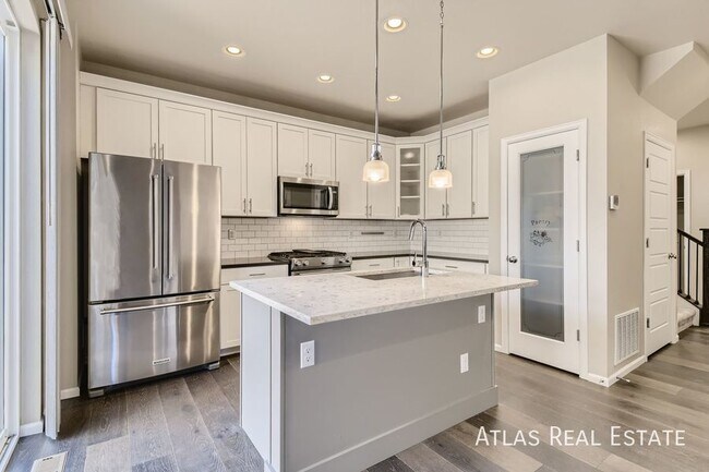 Building Photo - 17181 E Cedar Gulch Dr