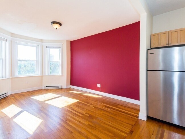 Building Photo - 85 Park Dr