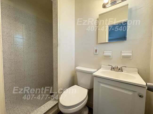 Building Photo - Remodeled 3/2 in Orlando - Move-in Special...